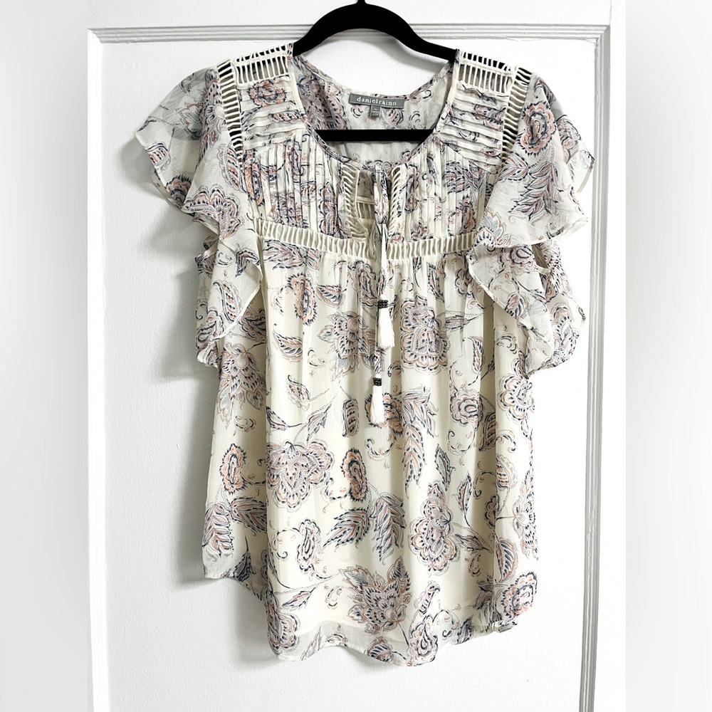 Daniel Rainn Flutter-Sleeve Top - Size Medium - image 2